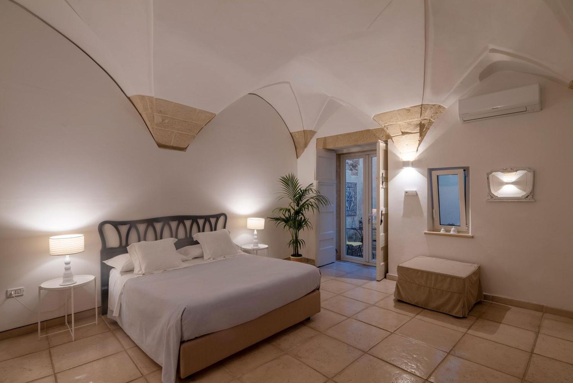 Corte Dei Romiti Apartment - Lecce Selection Bagian luar foto